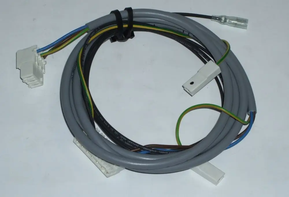 Kabel mit mehreren Leitungen und Steckeranschlüssen, hergestellt von Daikin, geeignet für Geräte der Rotex GCU compact Serie bis Baujahr 2017.